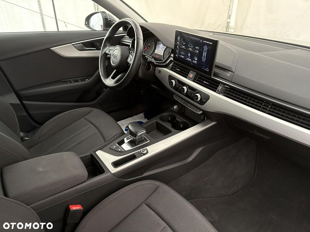 Audi A4 Limousine - 27