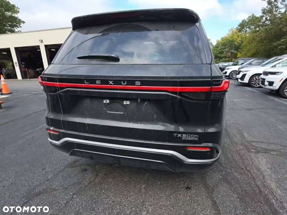 Lexus TX - 3