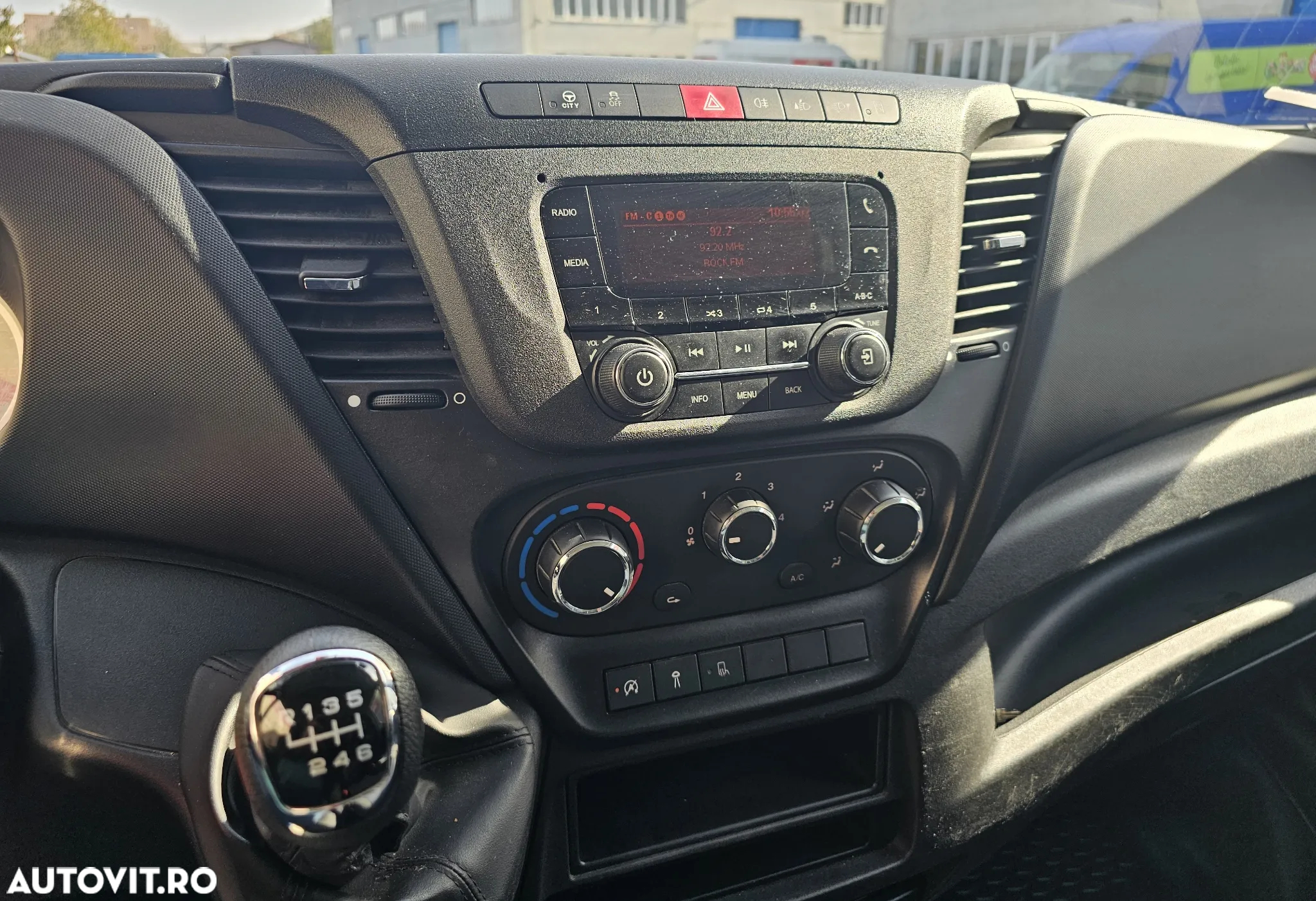 Iveco Daily 35 C14, punte dubla spate+lift - 10