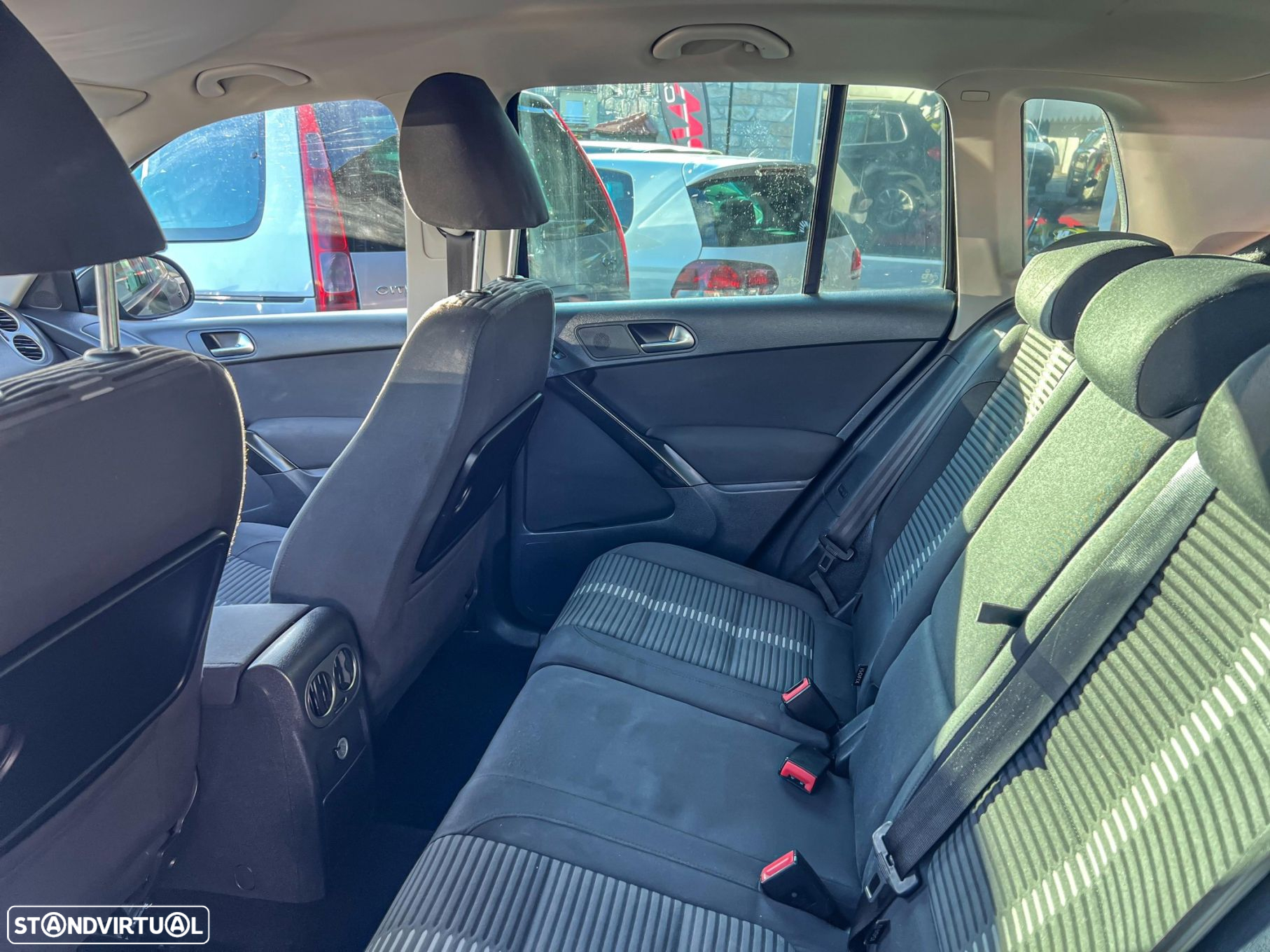 VW Tiguan 2.0 TDI Sport BlueMotion - 21
