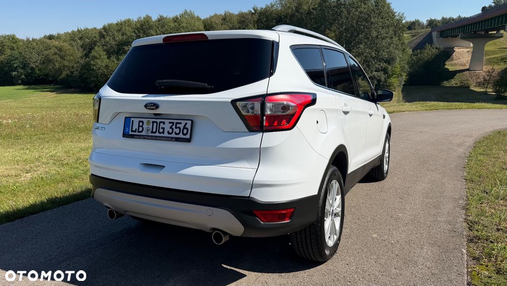 Ford Kuga 2.0 TDCi 2x4 Black & Silver - 39