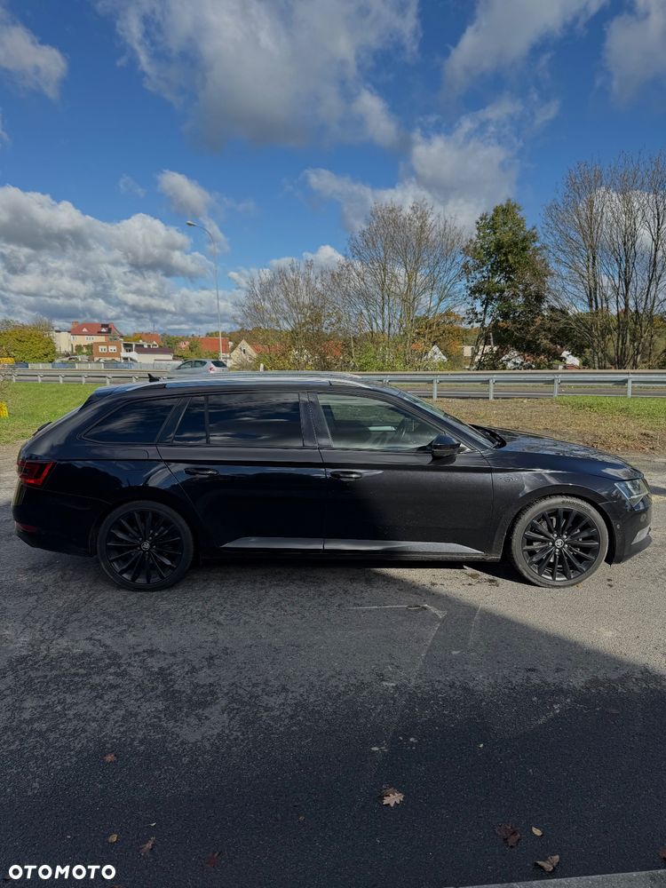 Skoda Superb 2.0 TDI DSG SportLine - 9
