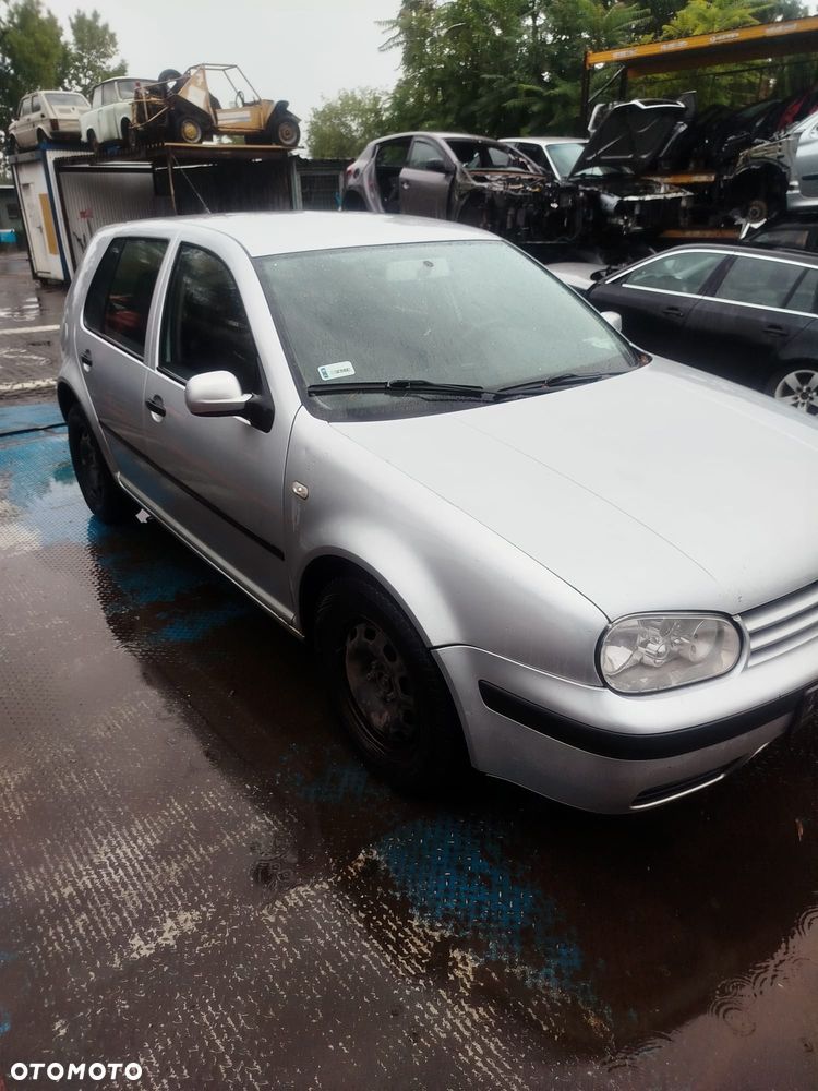 Volkswagen Golf 4  na części - 2