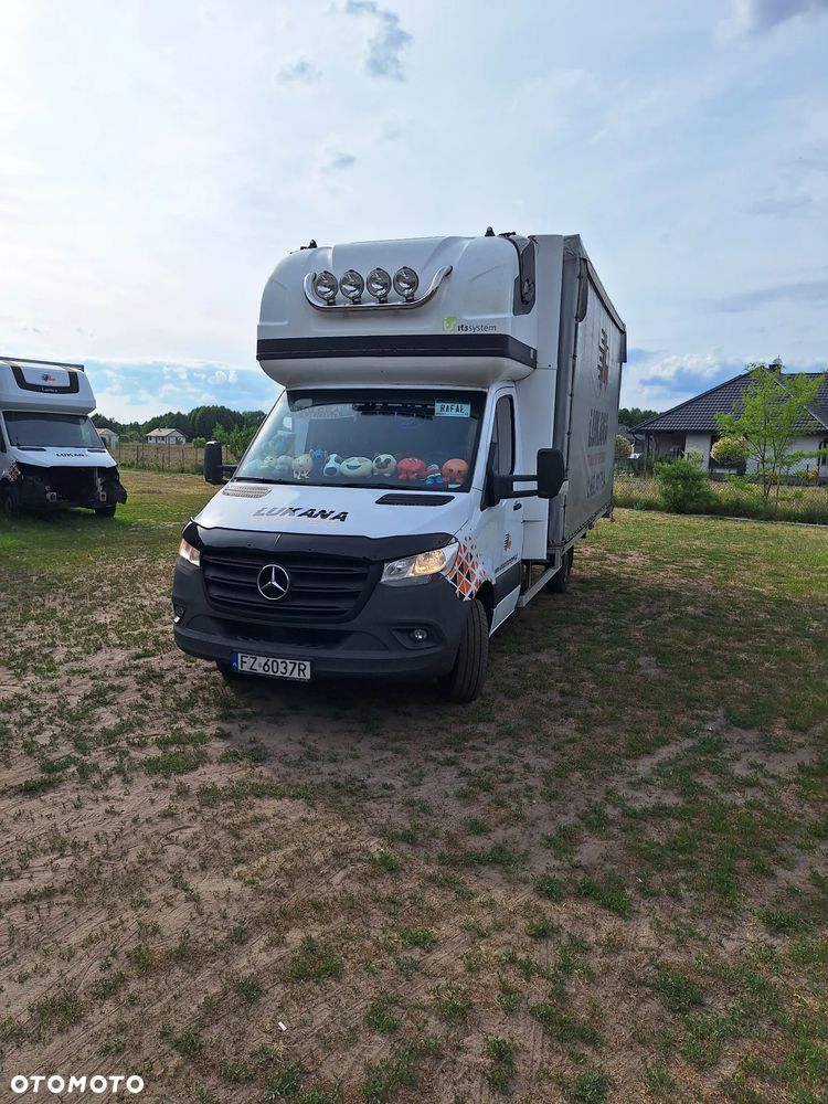 Mercedes-Benz Sprinter - 1