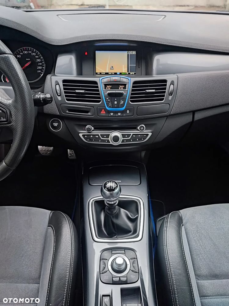 Renault Laguna 2.0 dCi FAP GT - 12