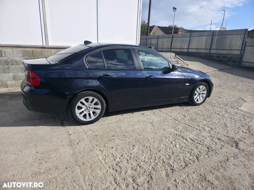 BMW Seria 3 320d Touring - 3