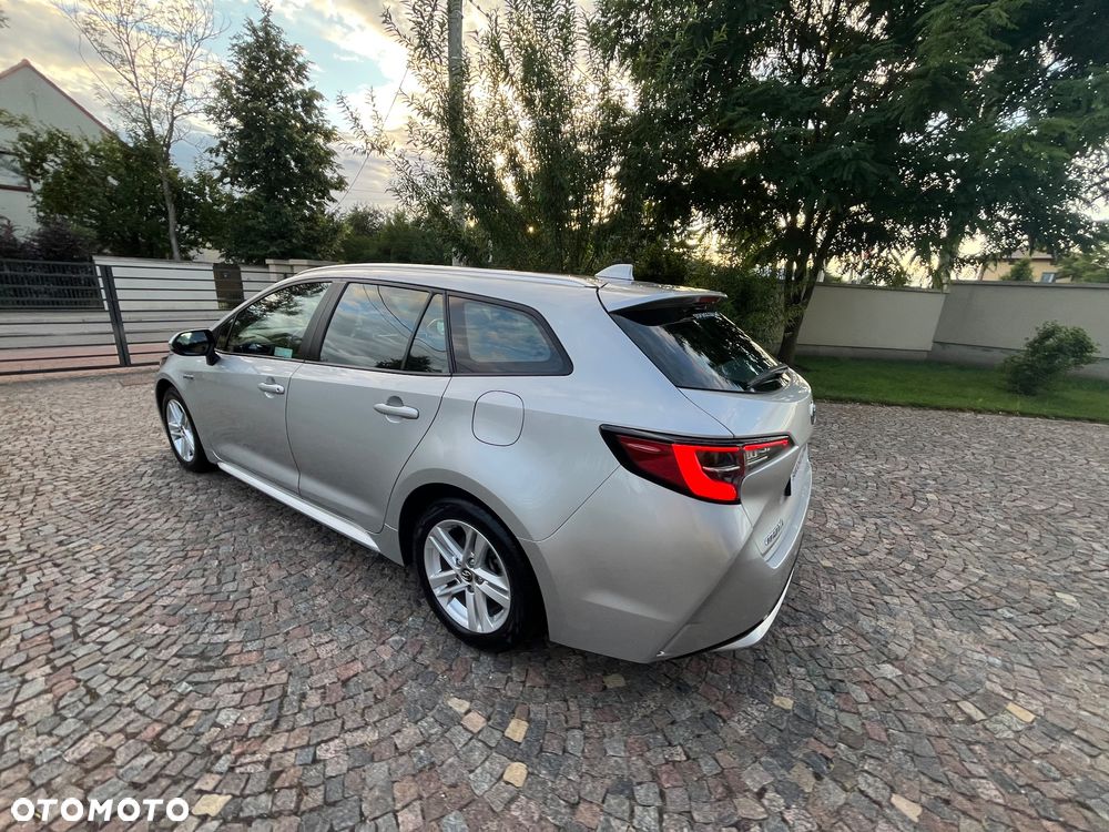 Toyota Corolla 1.8 Hybrid Comfort - 18