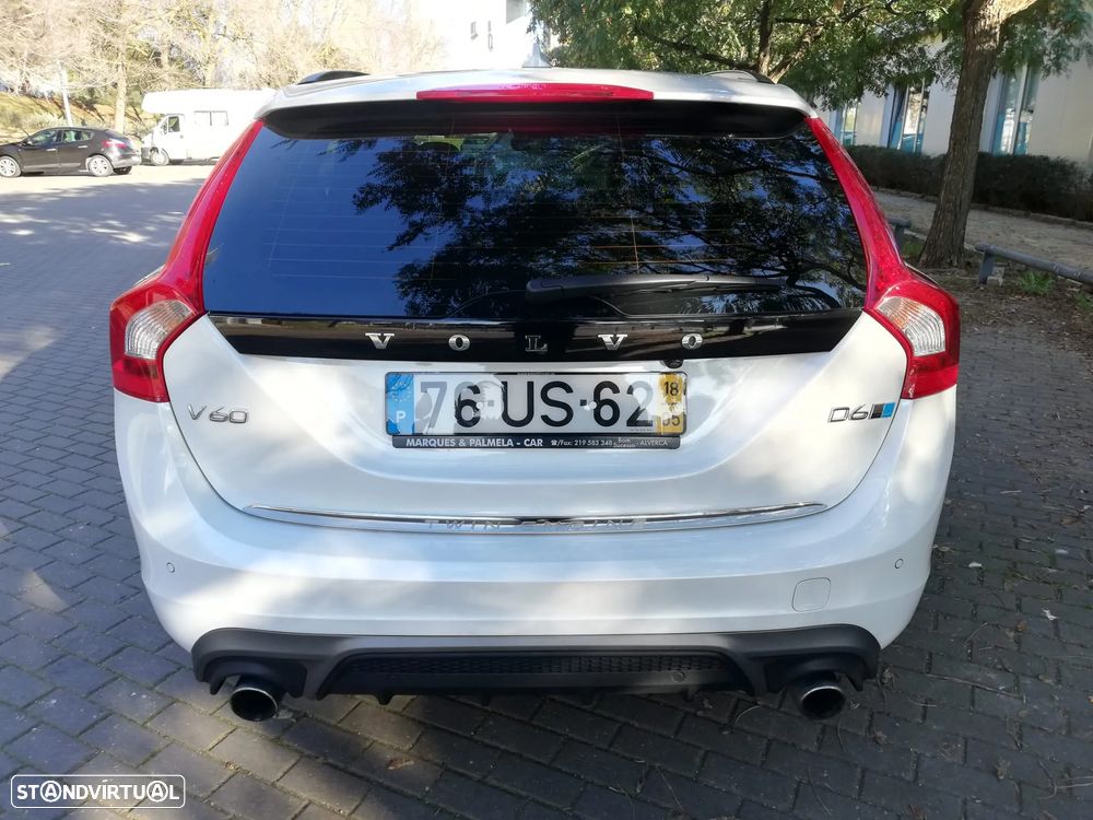 Volvo V60 2.4 D6 R-Design Sum.AWD Phev - 4