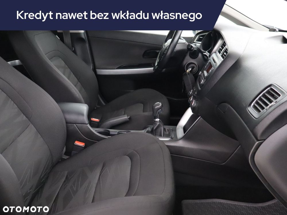Kia Ceed - 11