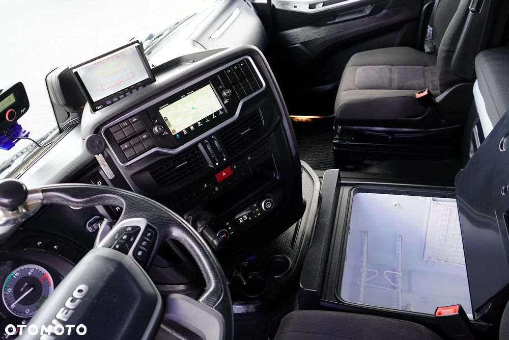 Iveco / S-WAY / 420 / E 6 / KONTENER + WINDA / 20 PALET / RETARDER / OŚ SKRĘTNA / ROLETA - 9