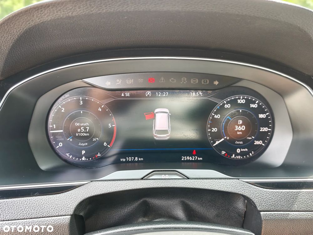 Volkswagen Passat - 14