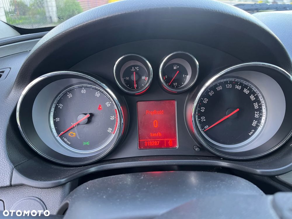 Opel Insignia - 11