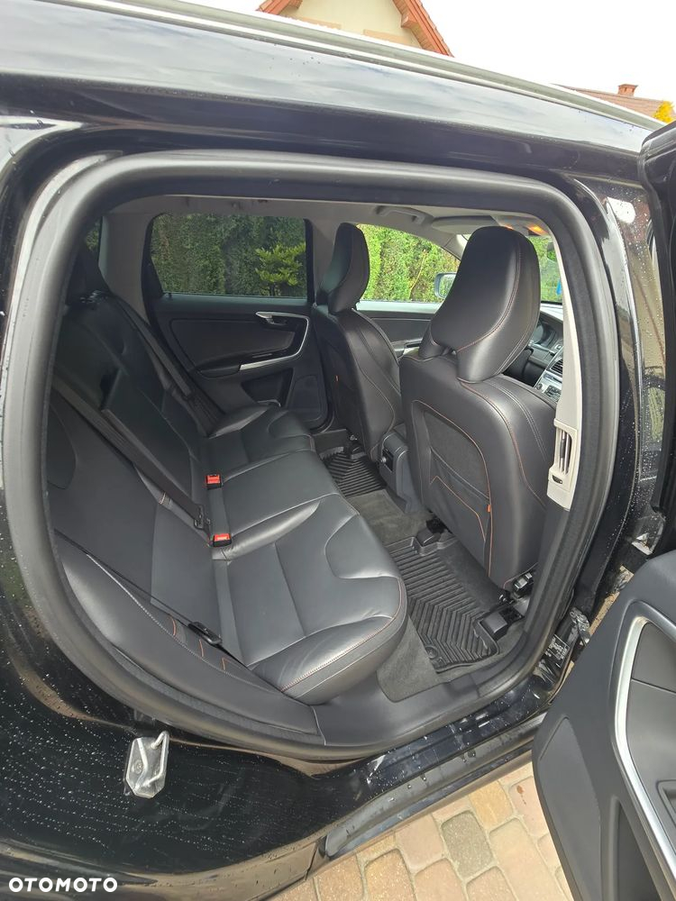 Volvo XC 60 D4 Drive-E Ocean Race - 26