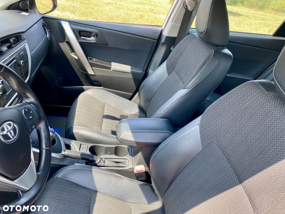 Toyota Auris - 16