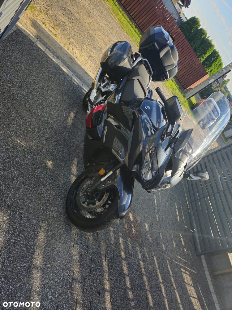 Yamaha FJR - 3