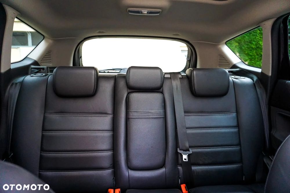 Ford Kuga 2.5 4x4 Titanium - 36