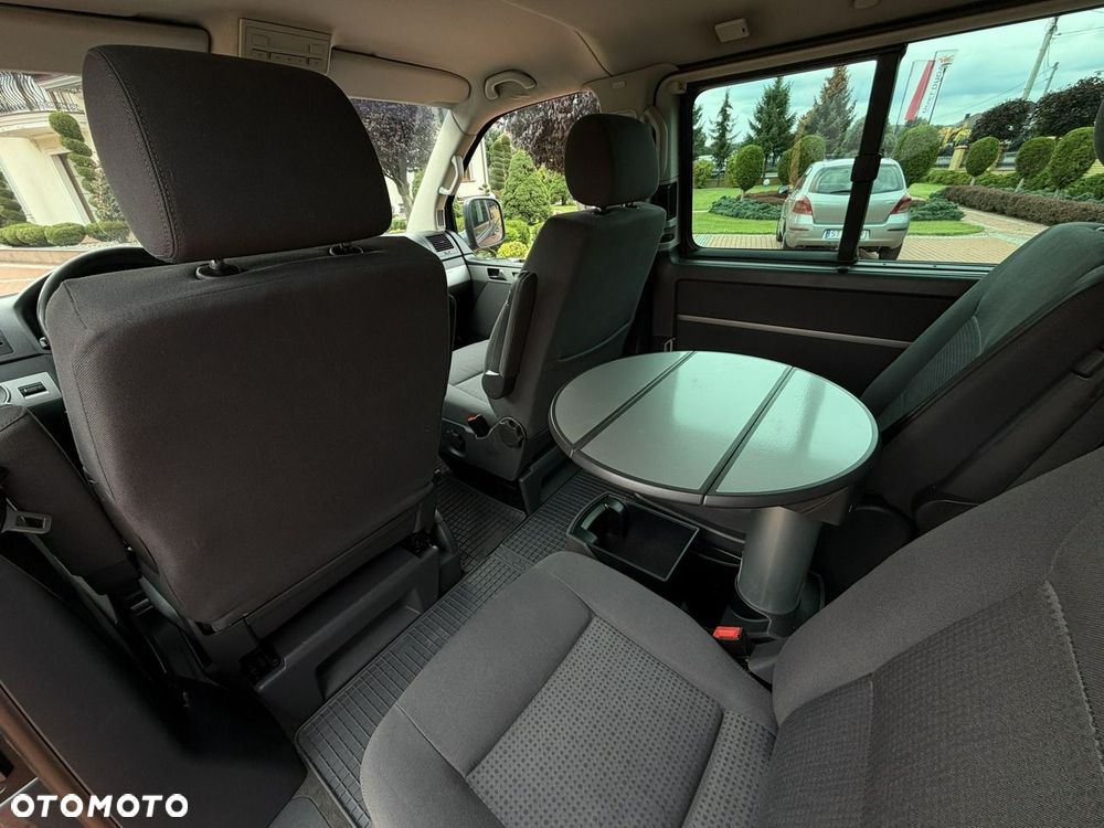 Volkswagen Multivan - 19
