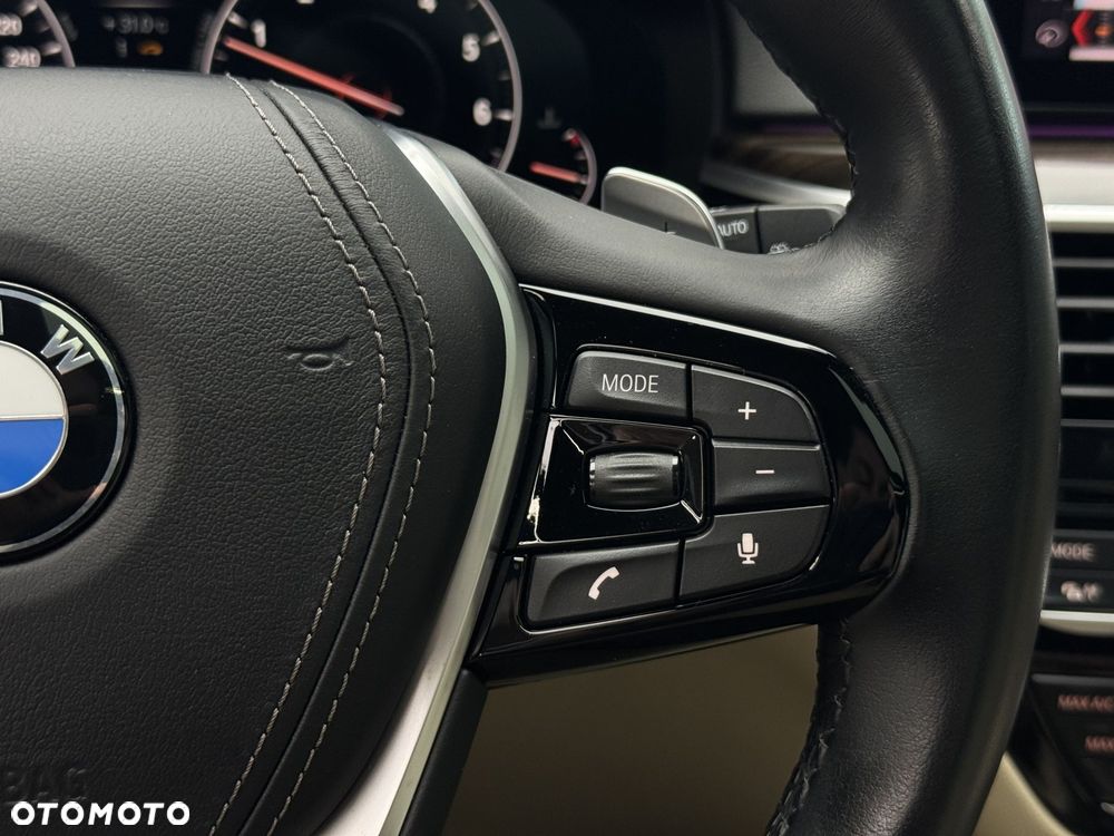 BMW Seria 5 530i xDrive M Sport sport - 26