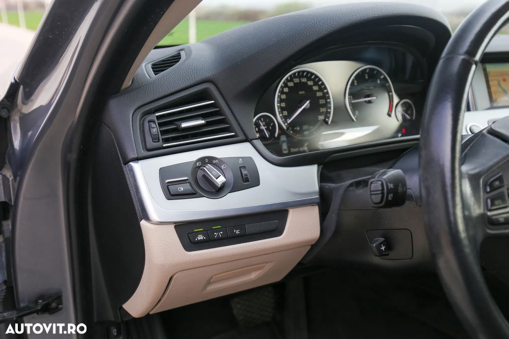 BMW Seria 5 525d Aut. - 22