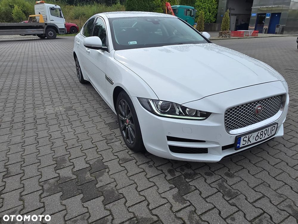 Jaguar XE 2.0 D AWD Prestige - 1
