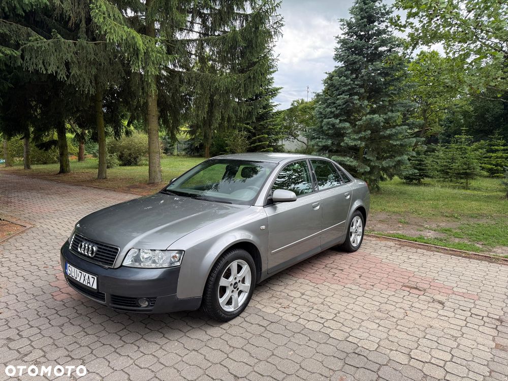 Audi A4 Limousine - 1