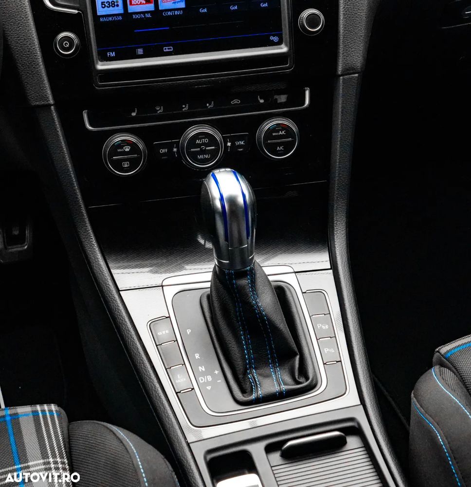 Volkswagen Golf 1.4 GTE Plug-In-Hybrid DSG - 20