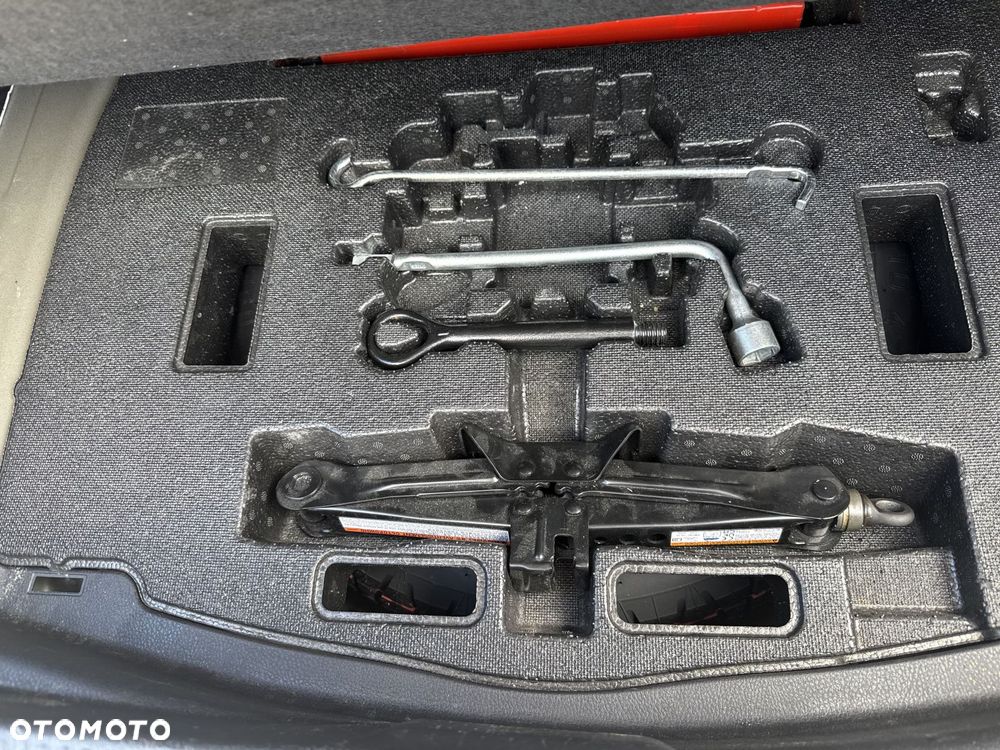 Toyota Camry 2.5 Hybrid Prestige CVT - 28