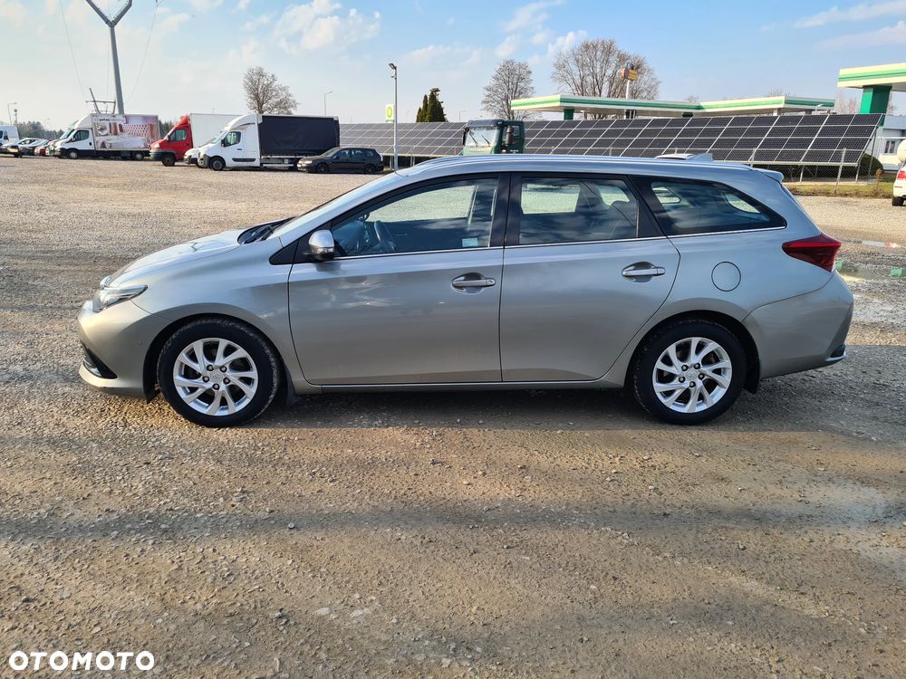 Toyota Auris - 5