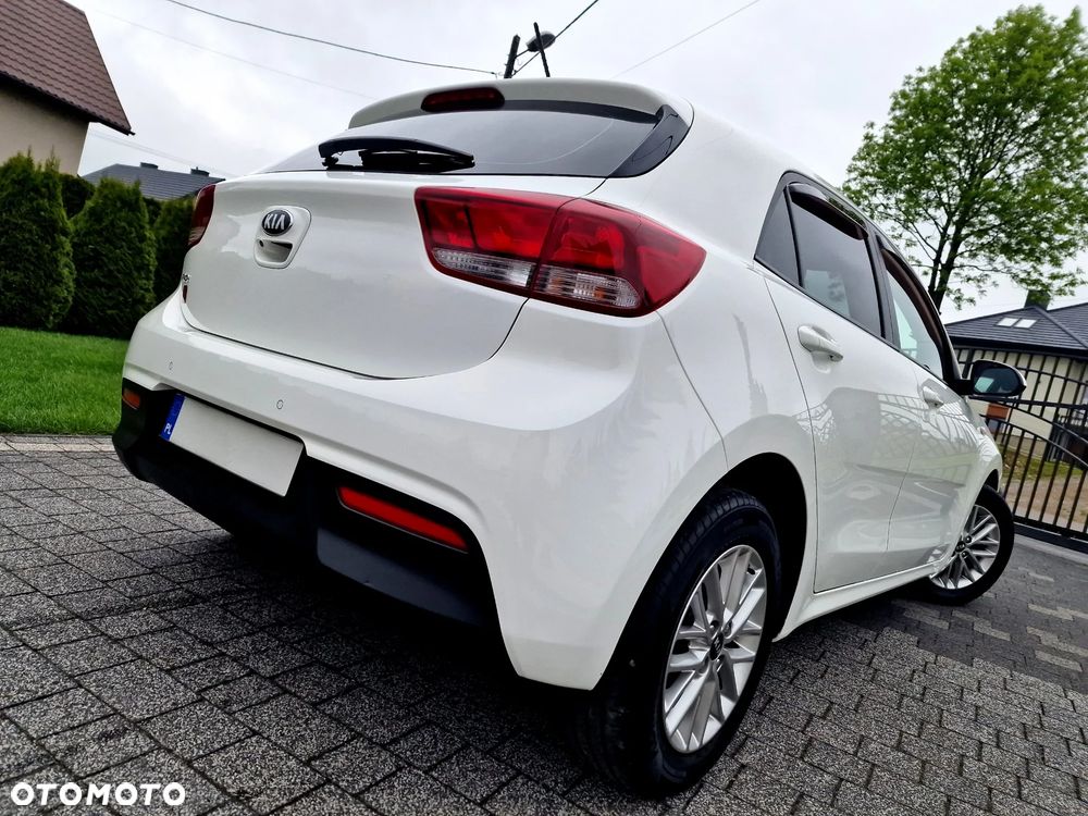 Kia Rio 1.4 L - 7