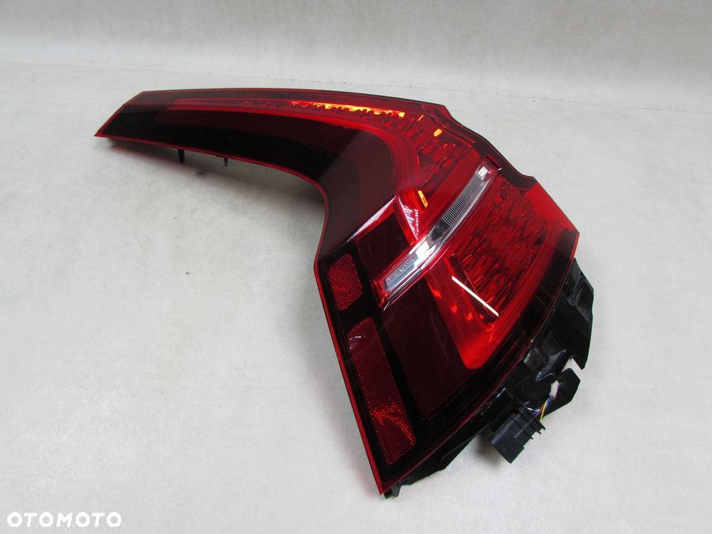 VOLVO V60 II 18- LAMPA TYL LEWA LED 32291358 EUROPA - 4