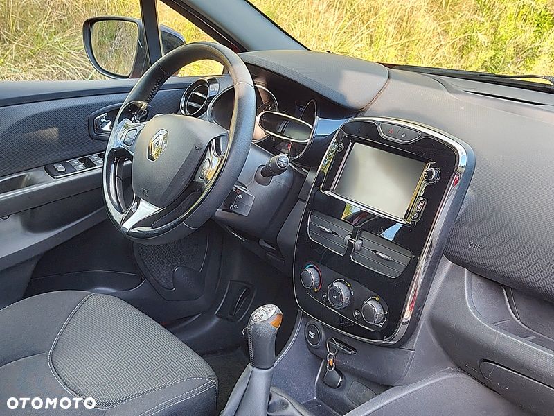 Renault Clio 1.2 16V 75 Luxe - 8