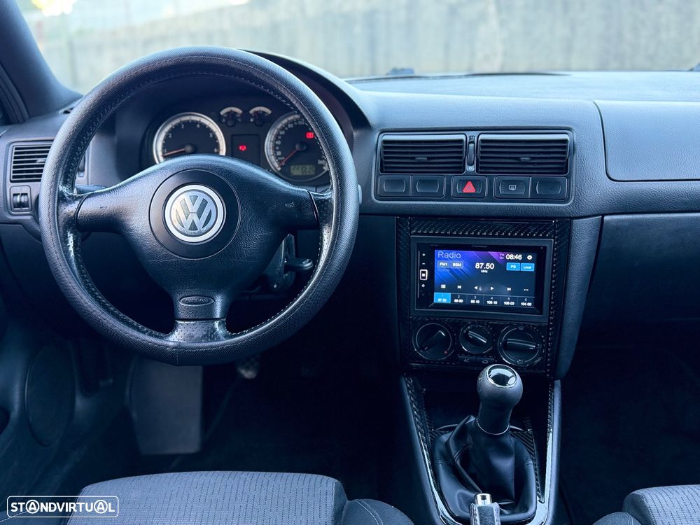 VW Golf 1.4i 25 Anos - 17