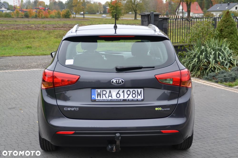 Kia Ceed 1.6 GDI Dream Team Edition - 13