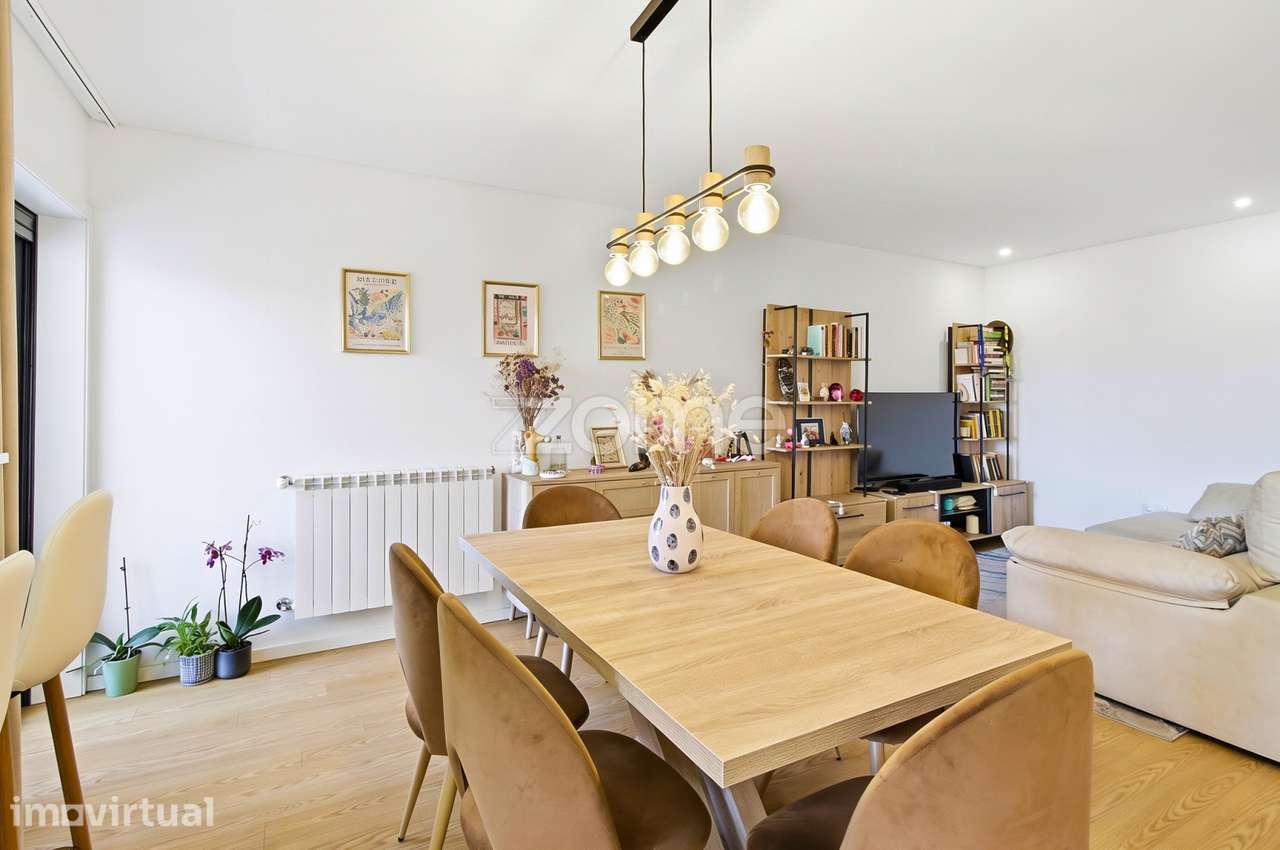 Apartamento T2 com varanda e garagem na Senhora da Hora, Matosinhos - Grande imagem: 4/31