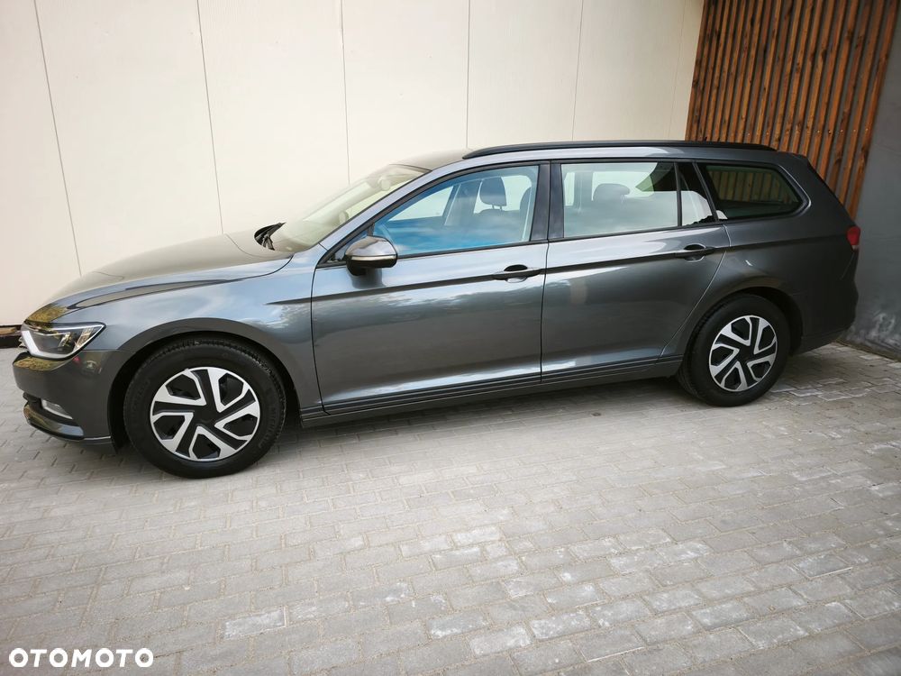 Volkswagen Passat - 4