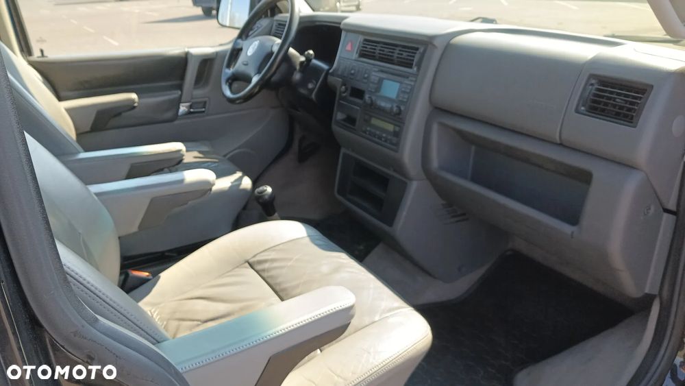 Volkswagen Multivan - 18
