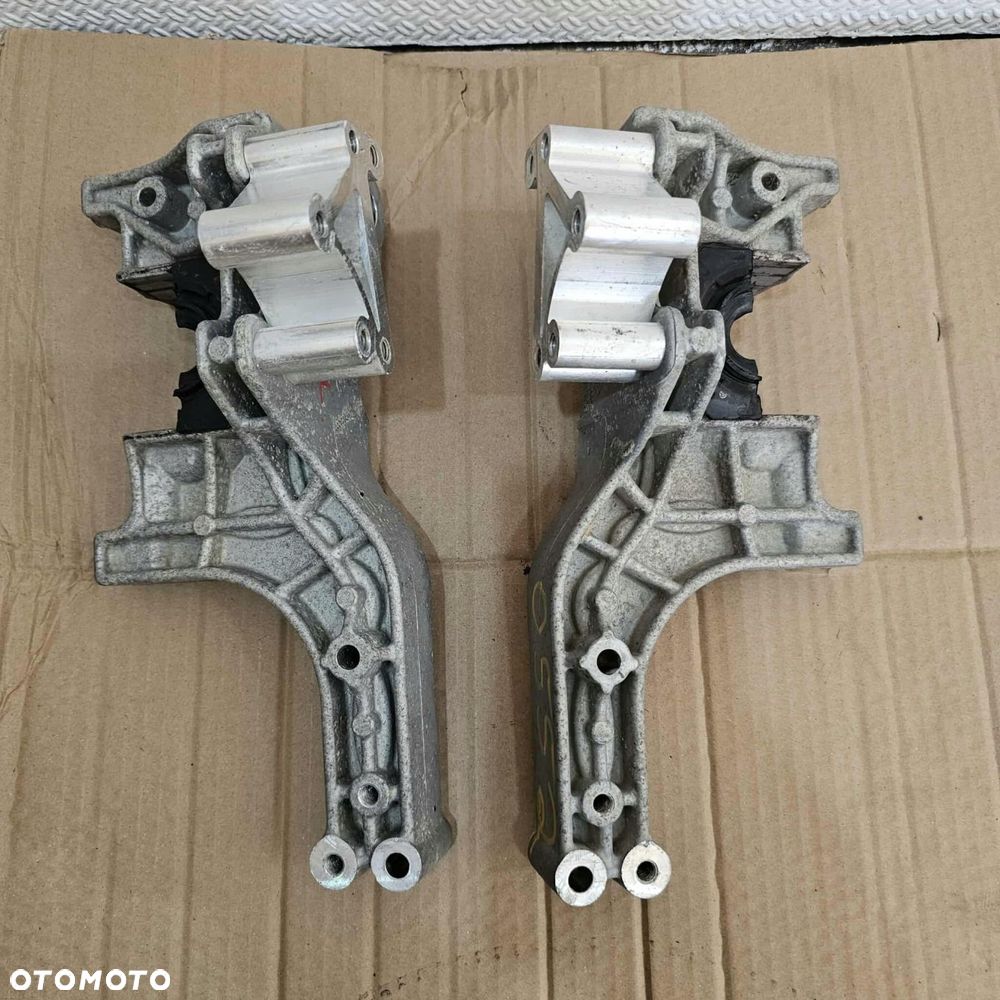 porsche taycan 9j1 mocowanie wspornik wózka przód stabilizatora - 1