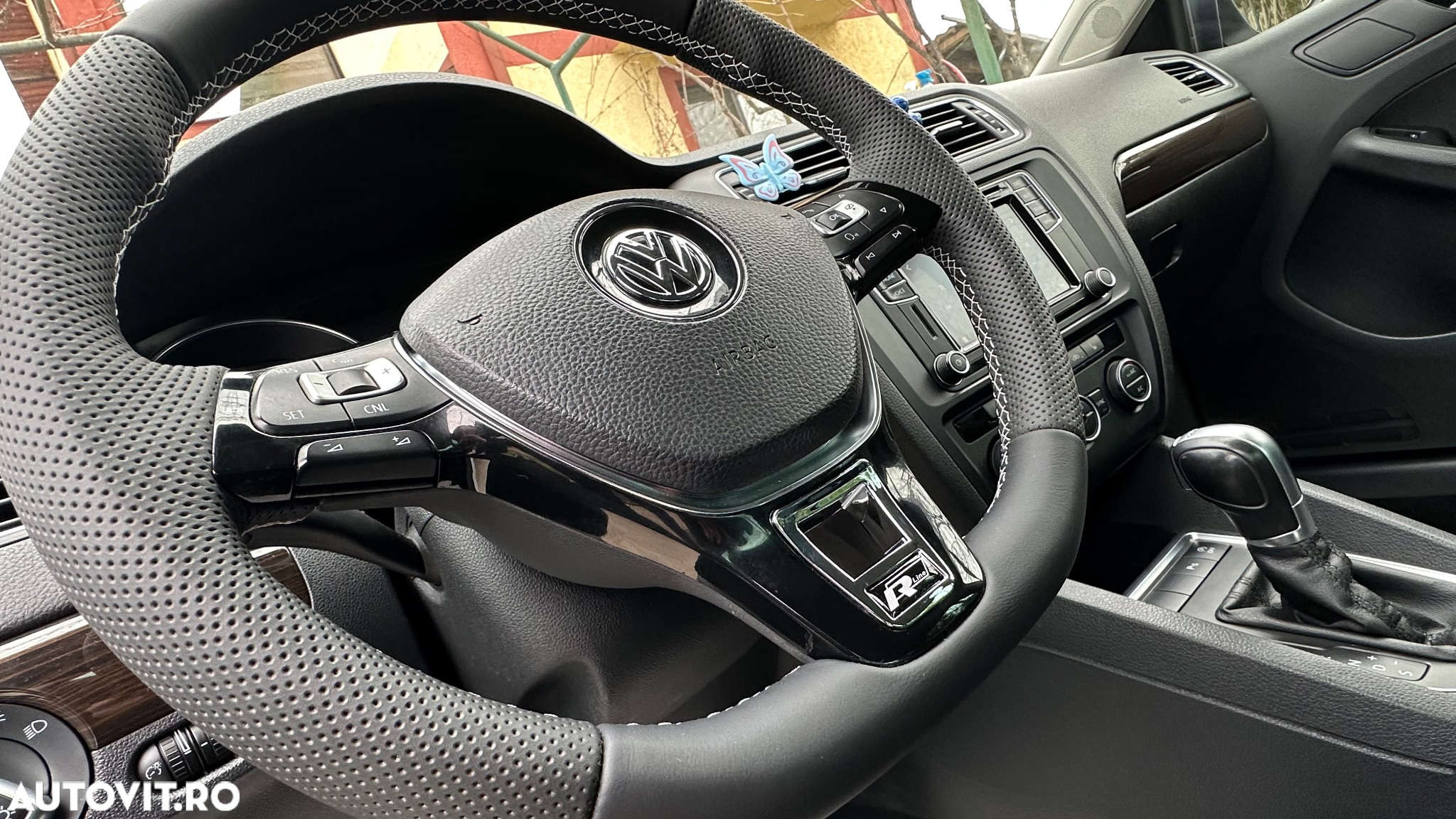 Volkswagen Jetta 2.0 TDI DSG Highline - 3