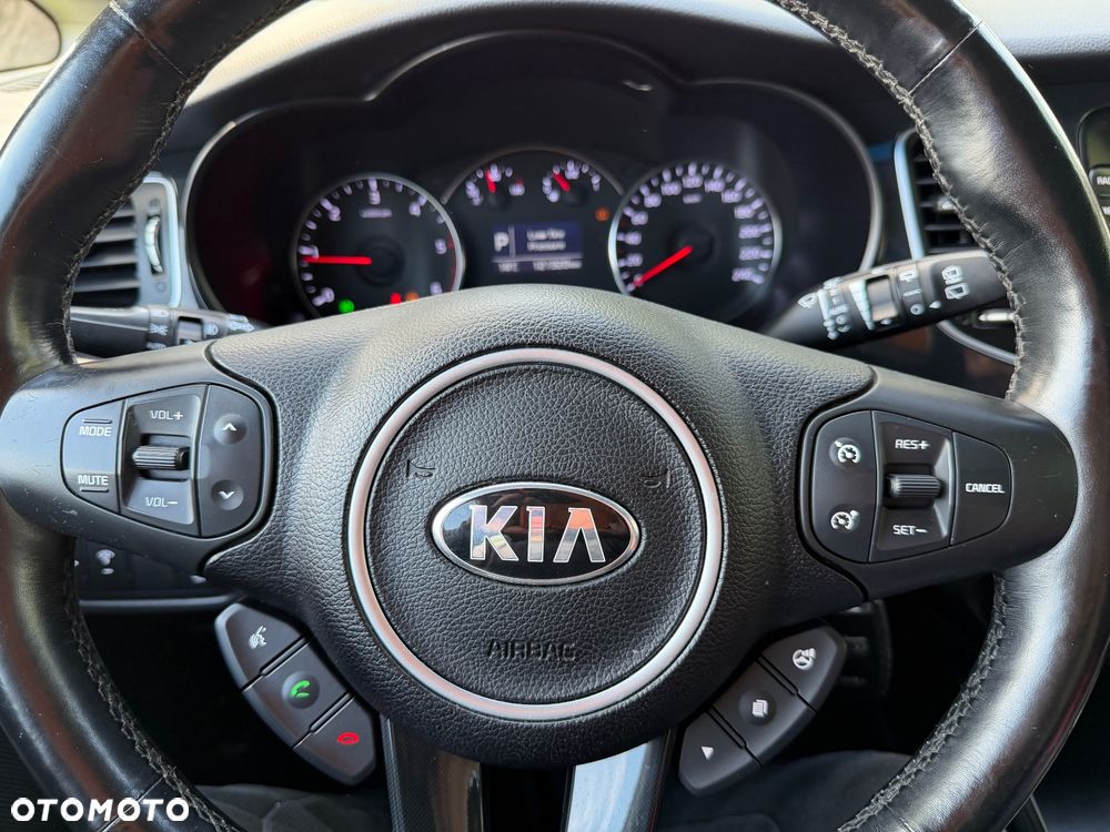 Kia Carens 1.7 CRDi 141 Dream Team Edition - 19