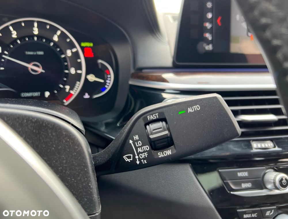 BMW Seria 5 530i xDrive M Sport Edition - 13