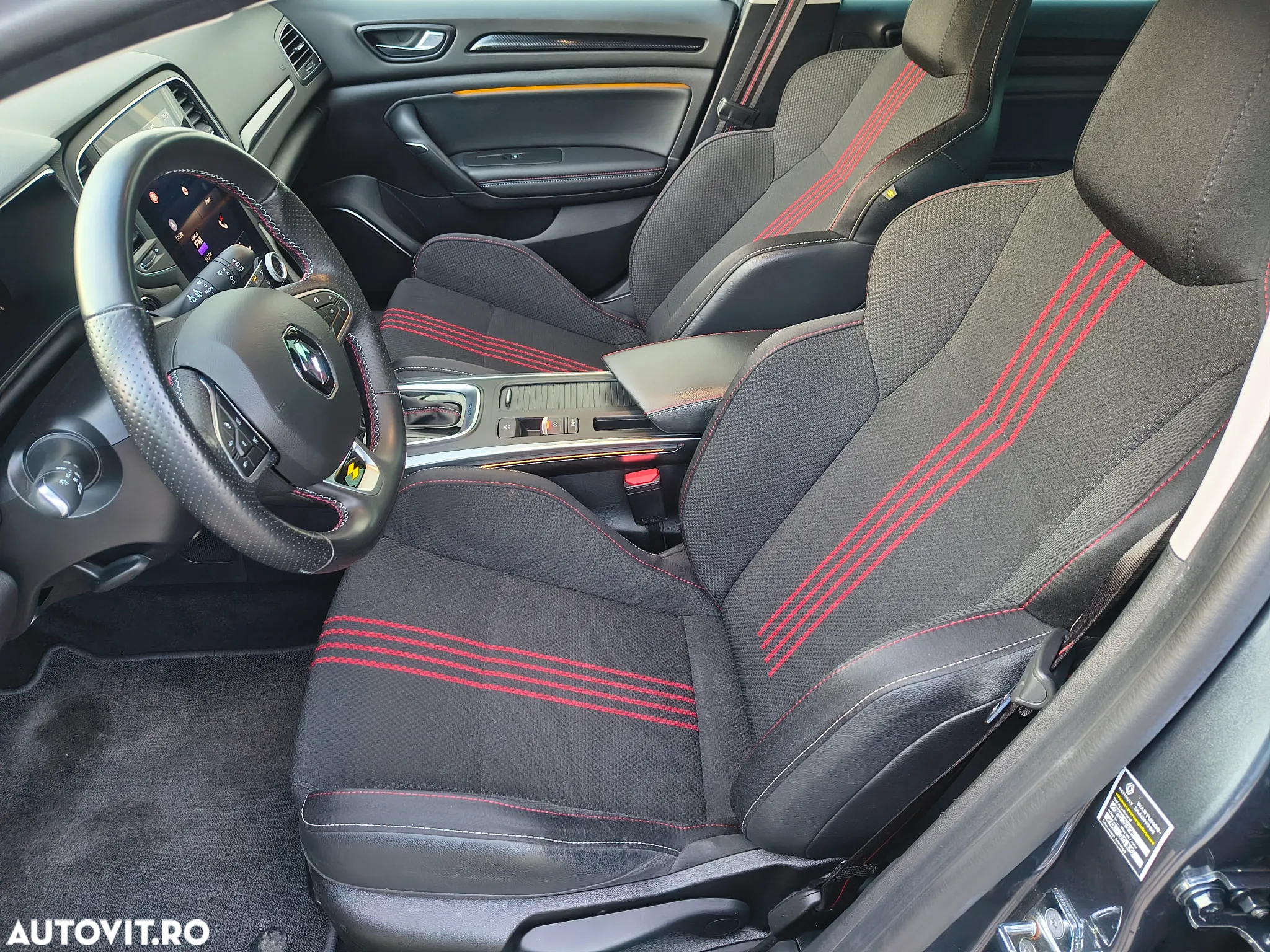 Renault Megane Grandtour E-TECH Plug-in 160 R.S. LINE - 17