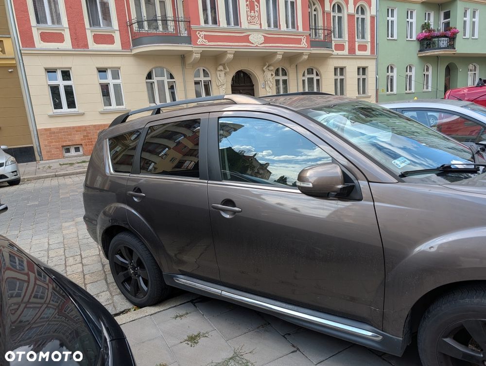 Mitsubishi Outlander - 3