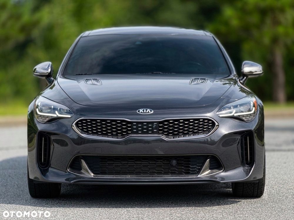 Kia Stinger - 2