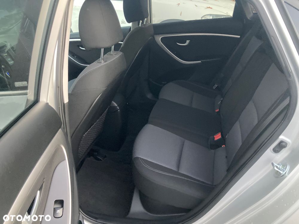 Hyundai i30 1.6 GDI BlueDrive Classic - 9