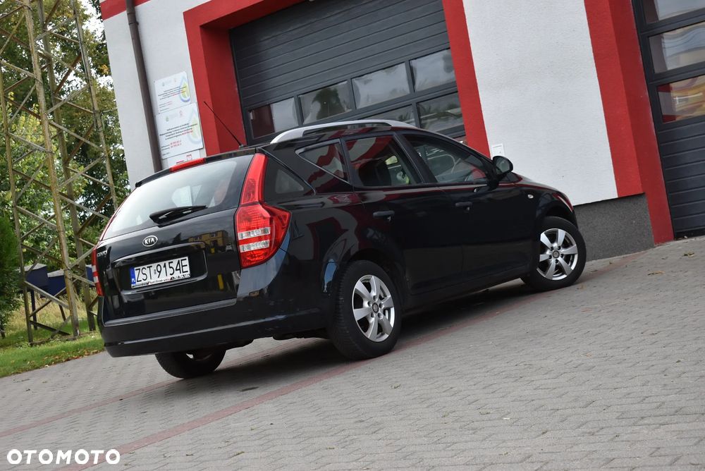 Kia Ceed - 25