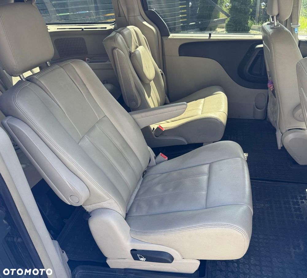 Chrysler Town & Country 3.6 Limited - 5