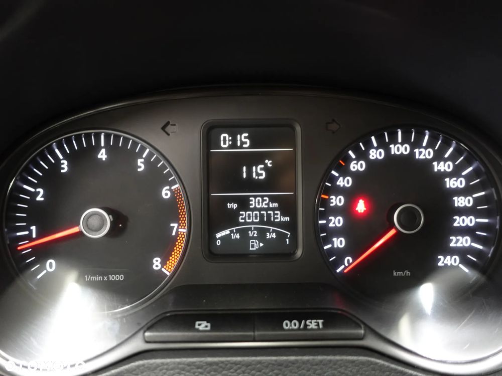 Volkswagen Polo 1.4 16V Trendline - 36