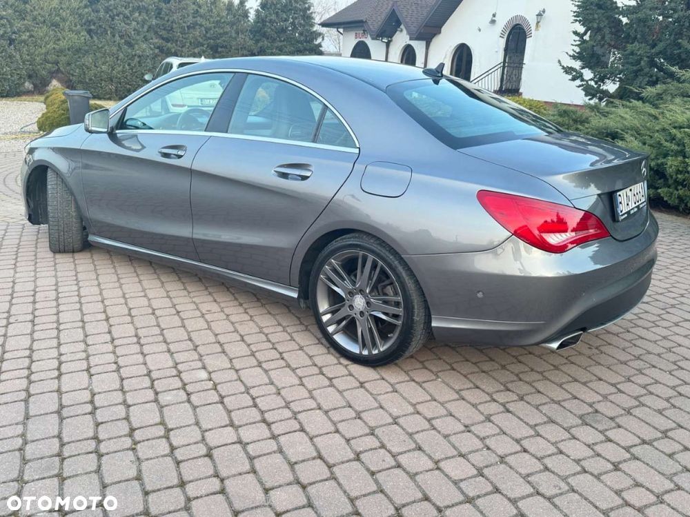 Mercedes-Benz CLA 200 7G-DCT Orange Art Edition - 26