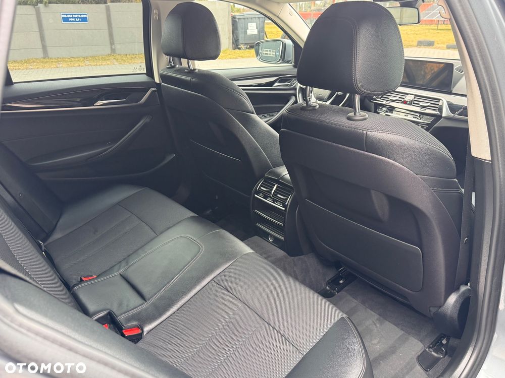 BMW Seria 5 520d xDrive Sport Line sport - 30