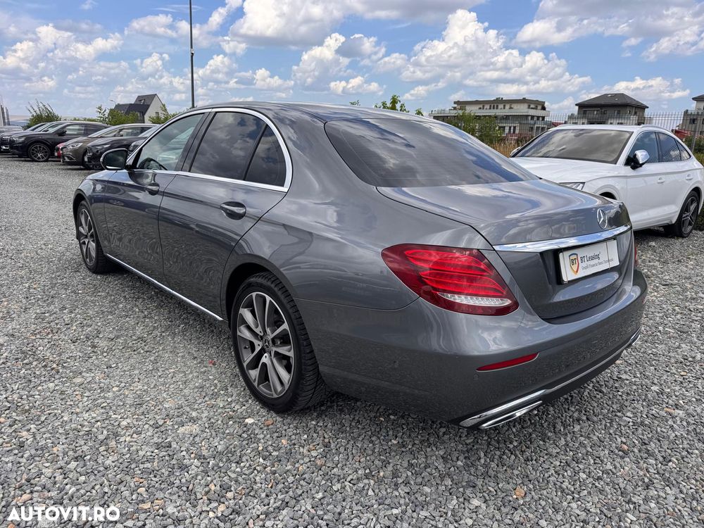 Mercedes-Benz E 220 d 4MATIC Aut. - 4